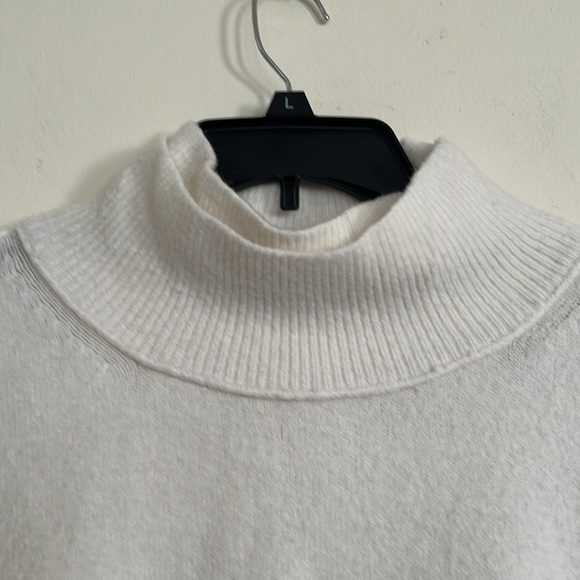 Free People Women’s Sweater - Picture 5 of 11